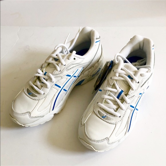 asics gel 1090 on feet